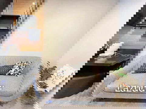 1 Bed 1 Bath 35 SQ.M The Room Sathorn - St.Louis