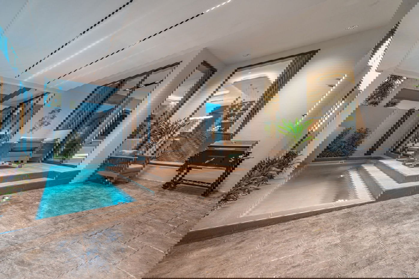 รูป ขายพูลวิลล่า 4 ห้องนอนในจอมเทียน - รูปที่ 1/10