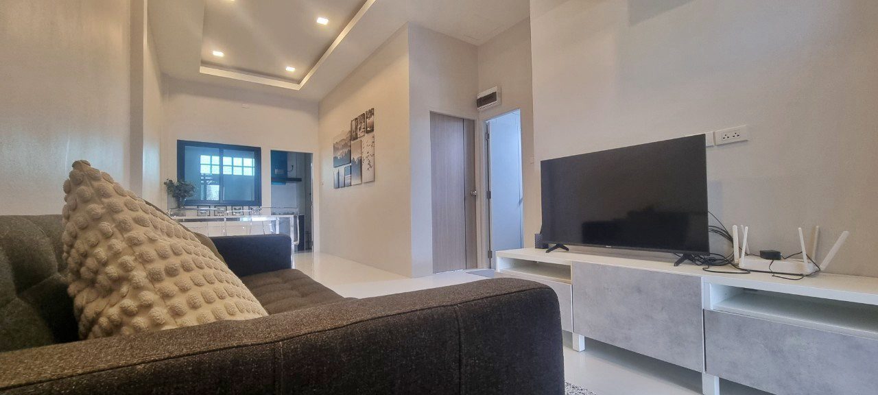 picture 2 Bedrooms House for Sale in East Pattaya - 1/14
