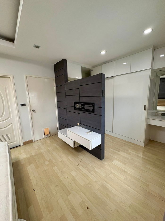 picture For rent, for rent, townhouse, Watcharapol-Phetkasem, cheap price, interested, Line: @951qfbfi - 10/15