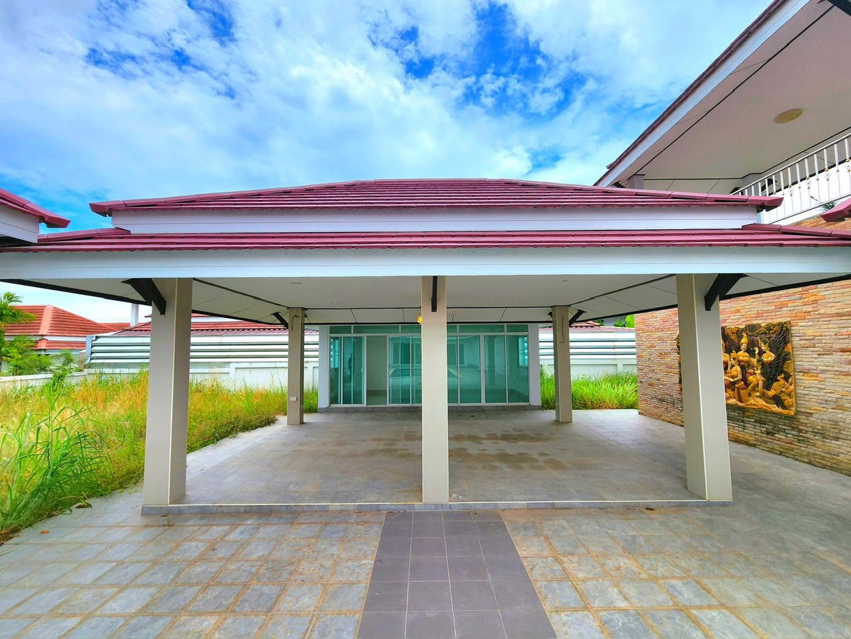 picture Luxury Pool Villa for Sale in Bang Saray - 5/15