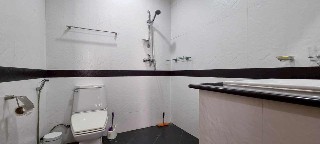 picture 4 Bedrooms House for Sale in East Pattaya - 16/21