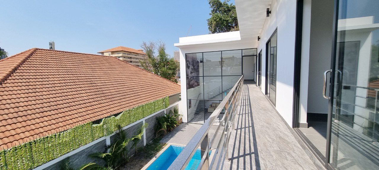 picture Pool Villa in Pratumnak 6 Beds for Sale - 10/22