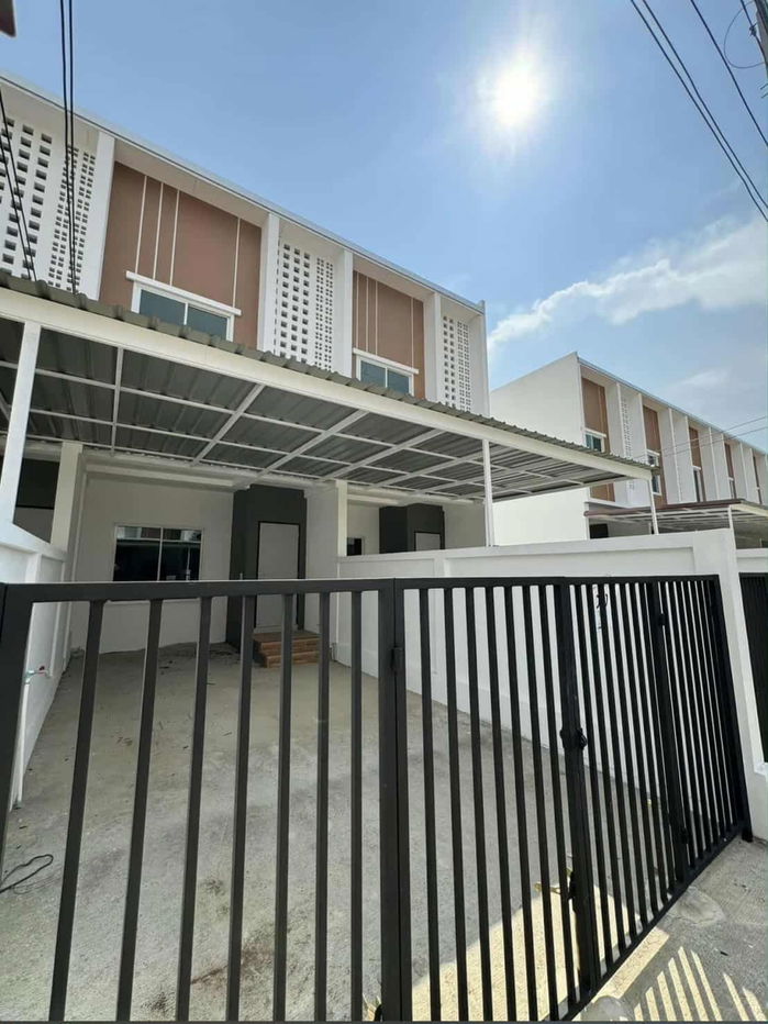 รูป ให้เช่าทาวน์โฮมสองชั้น  2 ห้องนอน 2 ห้องน้ำ 1 ห้องรับแขก 1 ห้องครัว   1  ที่จอดรถ - รูปที่ 13/14