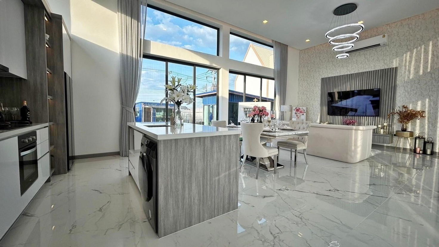 picture 4 Bedrooms Pool Villa in East Pattaya for Sale - 4/14