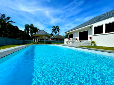 บ้านเดี่ยว วิทยาลัยเทคนิคสัตหีบ : ขายพูลวิลล่า 3 ห้องนอน ในบางเสร่