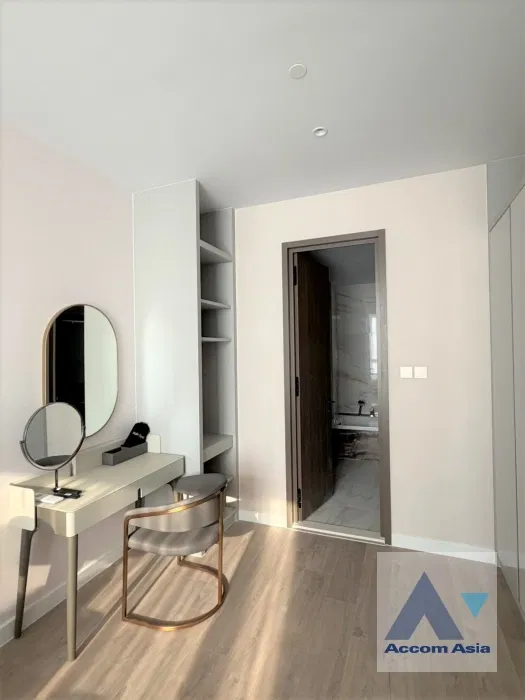 รูป 🔼🔽 AccomA 📩  Elegant condo with soft interior tones in Sathorn area (AA41296) - รูปที่ 7/13