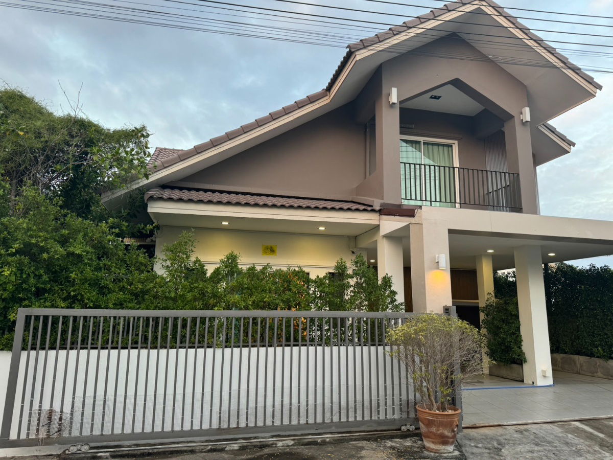 picture Two storey house for rent with 4 bedrooms,4 toilets and 1 kitchen.  - 41/41