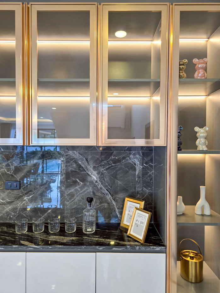 picture Luxury 5-Bedroom Pool Villa for Sale in Thepprasit, South Pattaya - 9/20