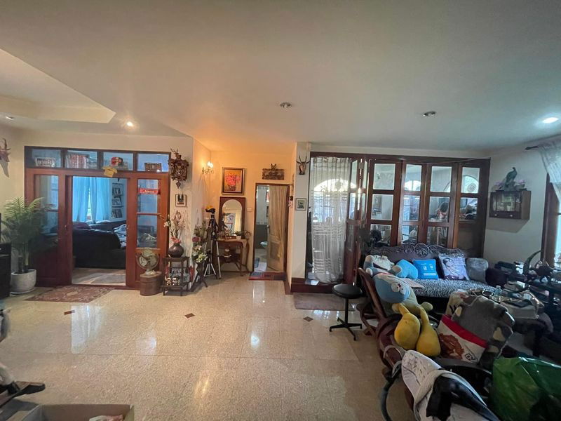 รูป บ้านเดี่ยวมือสองหลังใหญ่ โครงการ วิวไม้ เก้ากิโล ศรีราชา ชลบุรี - รูปที่ 6/11