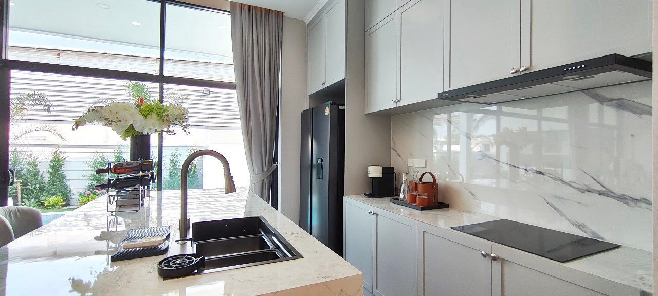 picture Luxury Pool Villa for Sale in Huay Yai - 9/26