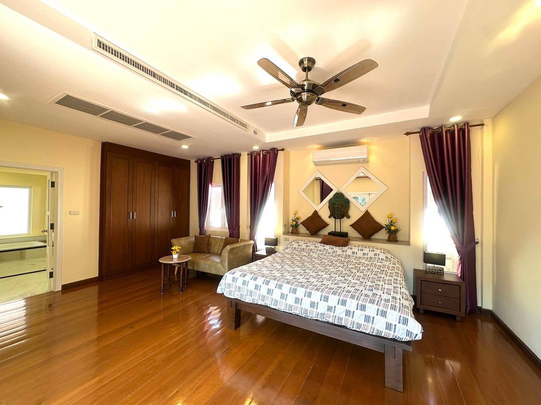 picture Luxury Pool Villa for Sale – South Pattaya - 13/16