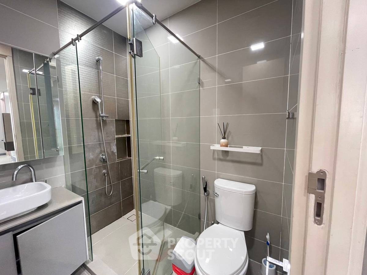 picture 2-BR Condo at M Phayathai near BTS Victory Monument (ID 2462331) - 9/12