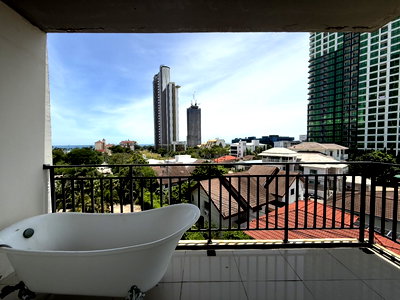 Condos for sale : The Grand Jomtien Pattaya Beach Condo for Sale