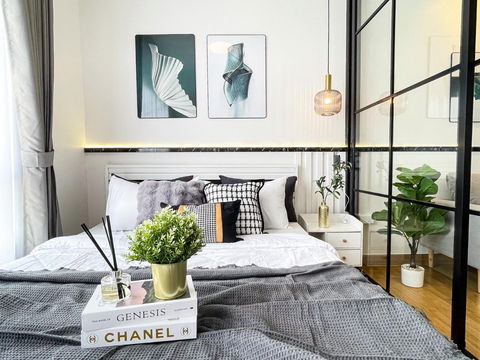 S924 🌳 [The Tree Lat Phrao–Wang Hin] Brand new renovated room! Located on the main road, near MRT Chok Chai 4, only 1.59 M.