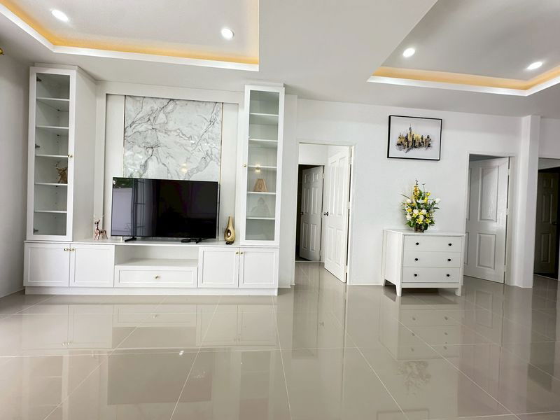 picture For Rent Single House in Pattaya 3 Bedrooms 3 Bathrooms - 10/18