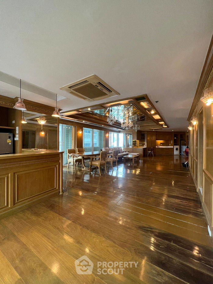 picture 4-BR Condo at Crystal Garden Condominium near BTS Nana (ID 1781606) - 10/10