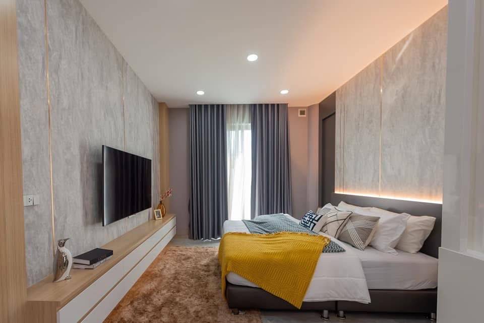 picture Modern Luxury Pool Villa for Sale in Mabprachan - 10/20