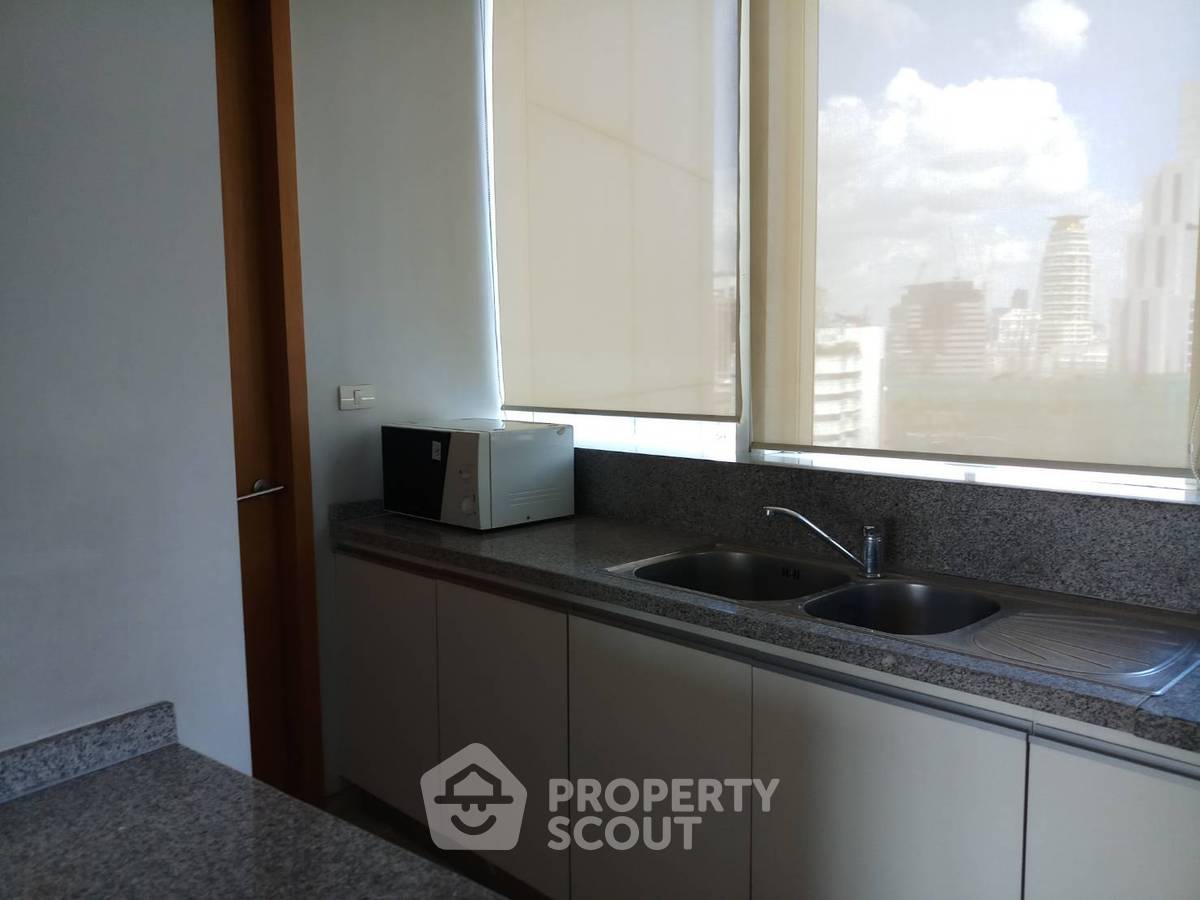 picture 2-BR Condo at Millennium Residence @ Sukhumvit Condominium near BTS Asok (ID 635593) - 10/24