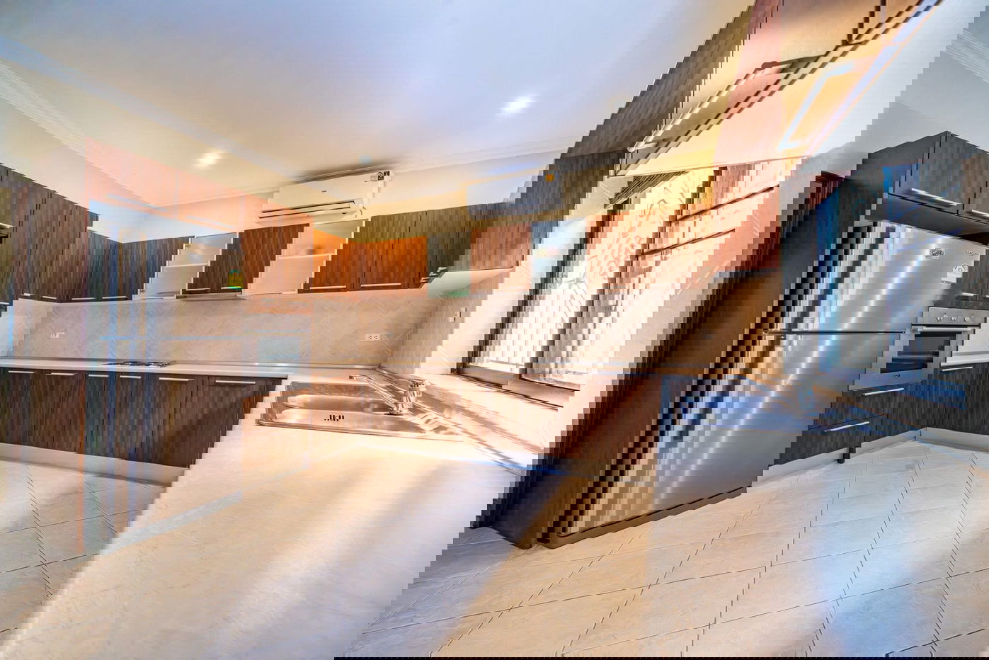 picture Luxury Villa in the Heart of Pratumnak, Pattaya - 7/14