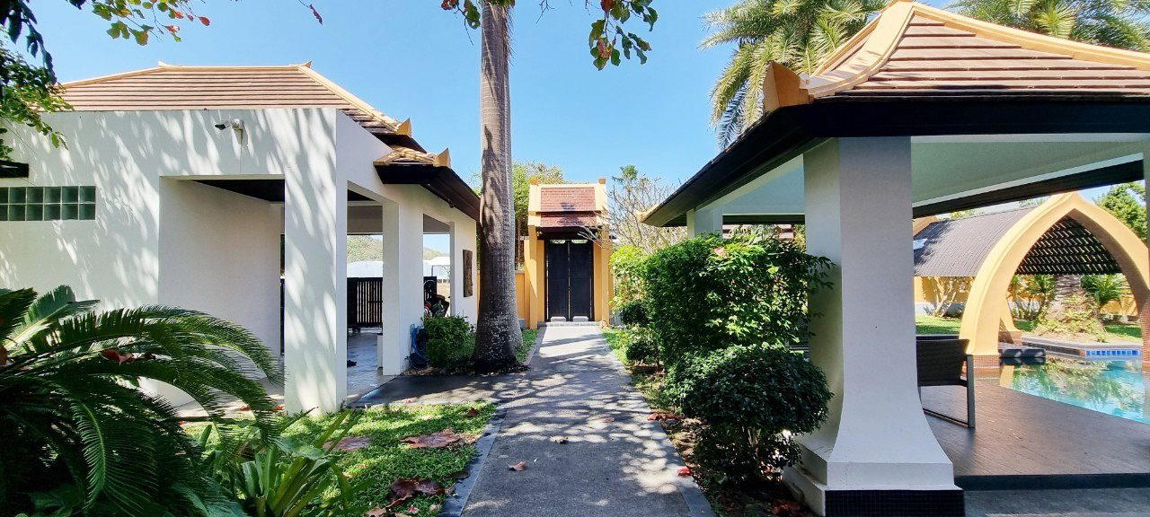 picture 6 Bedrooms Pool Villa in East Pattaya for Sale - 20/24