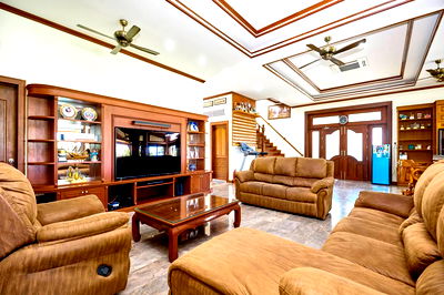 Houses for sale : 6 Bedrooms House for Sale in Mabprachan