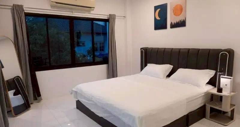 รูป ให้เช่าบ้าน Soi Udomsuk 42 (Sukhumvit 103) 5ห้องนอน 3ห้องน้ำ พร้อมสระน้ำ พร้อมเข้าอยู่ - รูปที่ 7/15