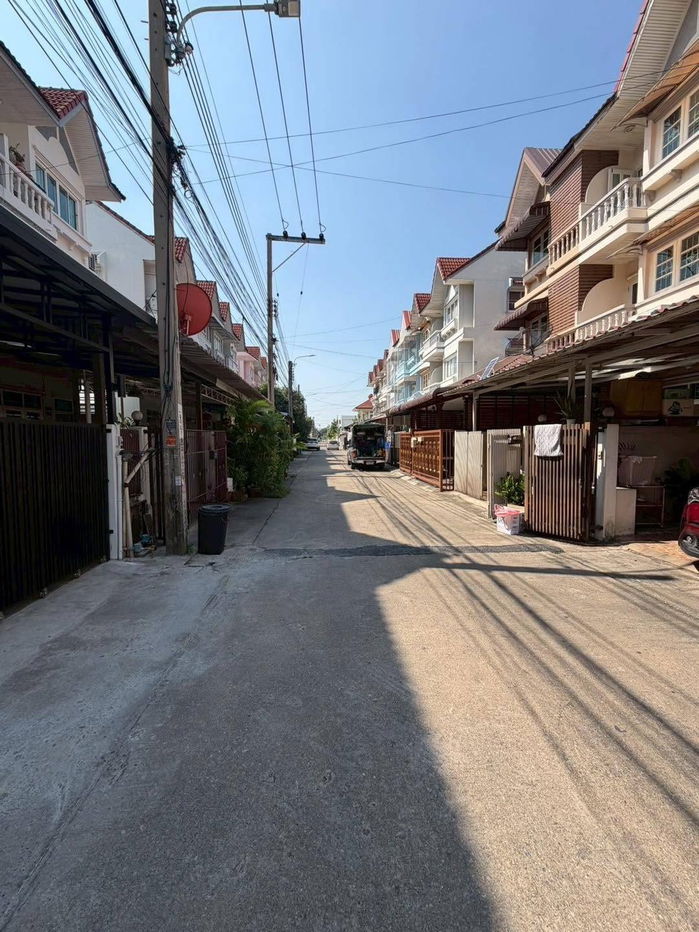 รูป ทาวน์โฮม 3 ชั้น เล่นระดับ แต่งใหม่ ซอยนาคนิวาส37 โชคชัย4 ซอยนาคนิวาส37 แยก 1-8 ถนนประดิษฐ์มนูธรรม ลาดพร้าว - รูปที่ 35/37