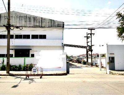 เช่าโรงงาน เขตลาดกระบัง :  ให้เช่าโรงงานพร้อมสำนักงาน พื้นที่สีม่วง / บนที่ดิน 4 ไร่ อยู่ในนิคมอุตสาหกรรมนำไกร ลาดกระบัง /ใช้สอยรวม 4050 ตารางเมตร /  รถเทรลเลอร์ เข้าออกได้