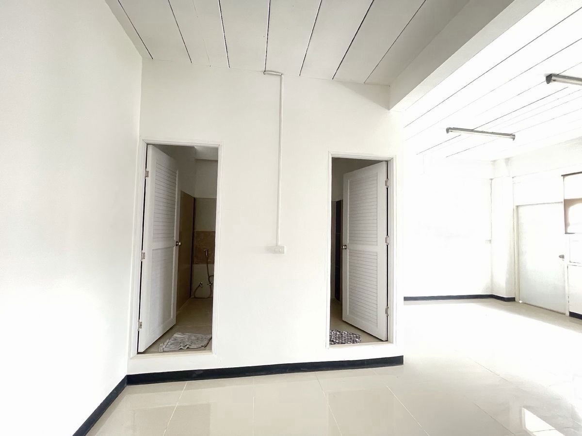 รูป ขายอาคารพาณิชย์ 4 ชั้น 5 คูหา ที่ดิน 100 ตร.วา ใกล้สุขุมวิท เดินทางง่าย ครบทุกฟังก์ชันธุรกิจ - รูปที่ 6/17