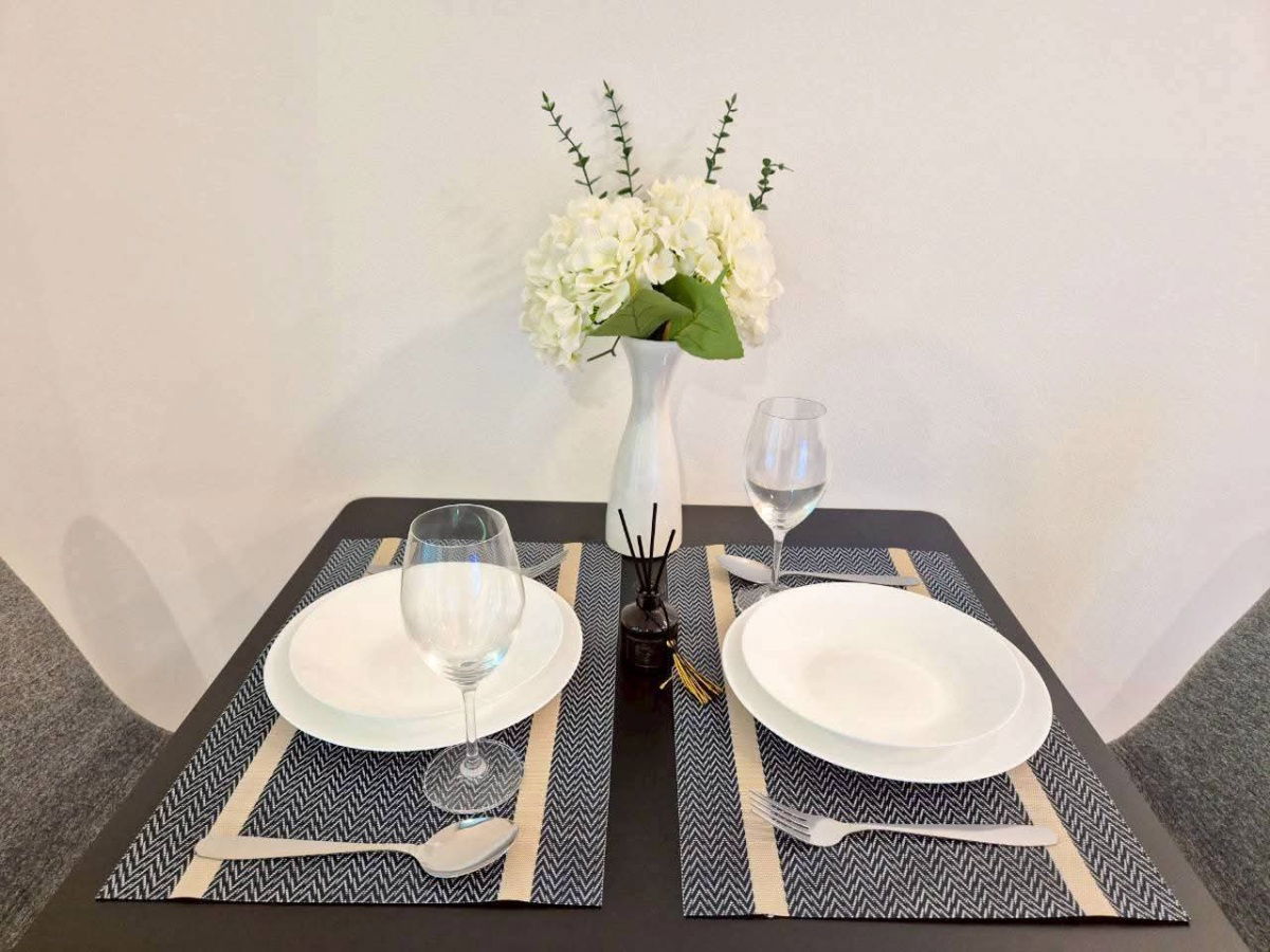 รูป Regal Srinakarin 40 | ห้องใหญ่ 29 ตร.ม. | เฟอร์ครบ + เครื่องใช้ไฟฟ้าครบ | ค่าเช่า 13,000 บาท/เดือน - รูปที่ 7/18