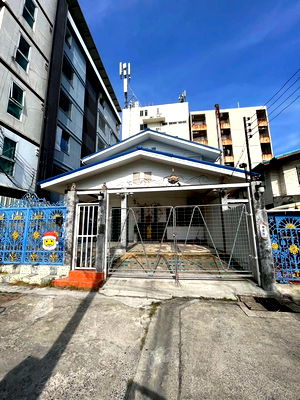 เช่าบ้านเดี่ยว กระทรวงแรงงาน : 🔑 ให้เช่าและปล่อยขายบ้านเดี่ยว 2 ชั้น ใจกลางรัชดาภิเษก ซอย 7 📍 ทำเลดีเยี่ยม ใกล้รถไฟฟ้า MRT และศูนย์กลางธุรกิจ