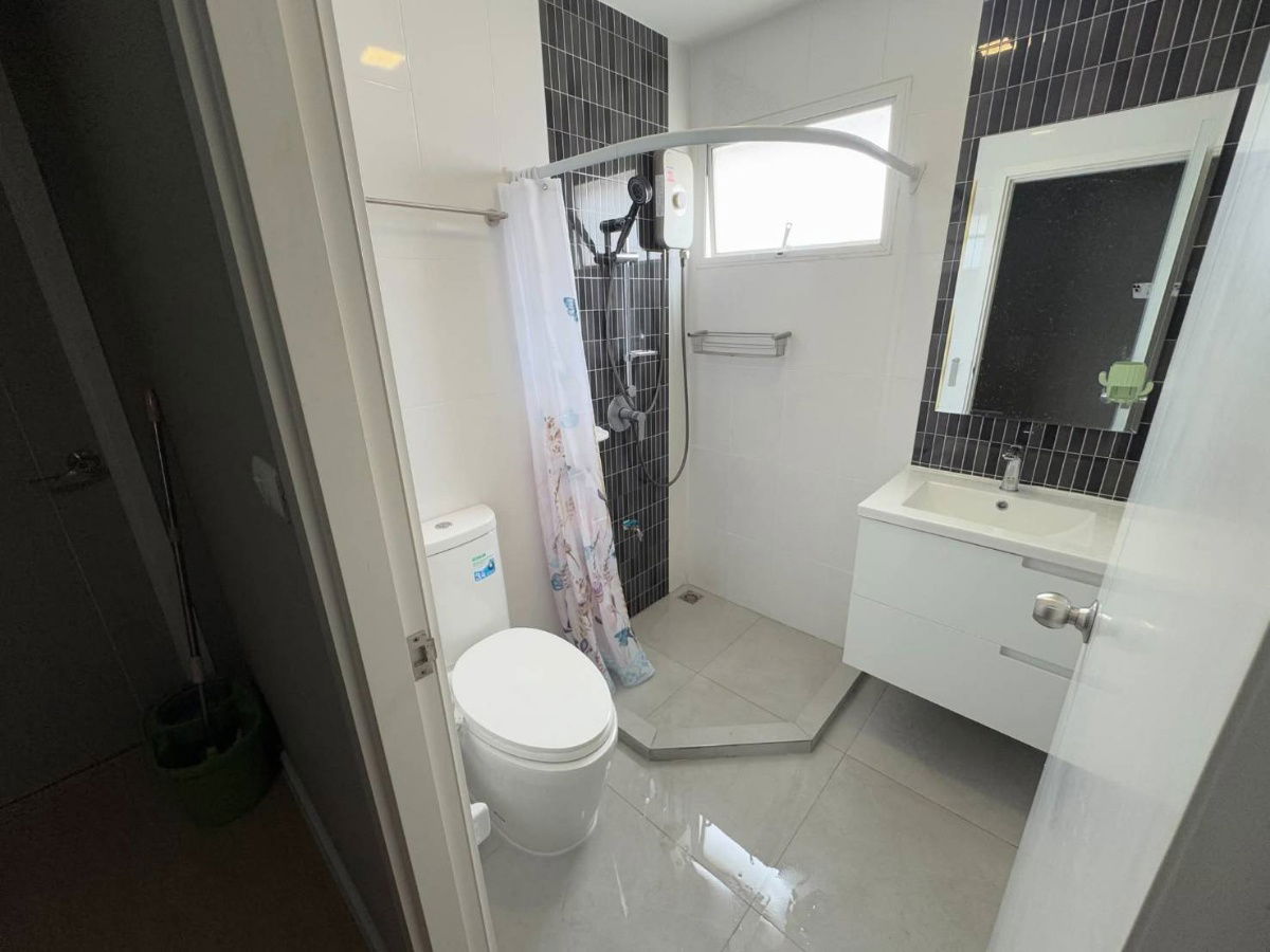 picture 💥CP-9576💥 Premium townhome for rent in Patio Village, Bangna-Wongwaen. Fully furnished and equipped. Ready to move in. 👉 Add Line @expertcondo - 4/21