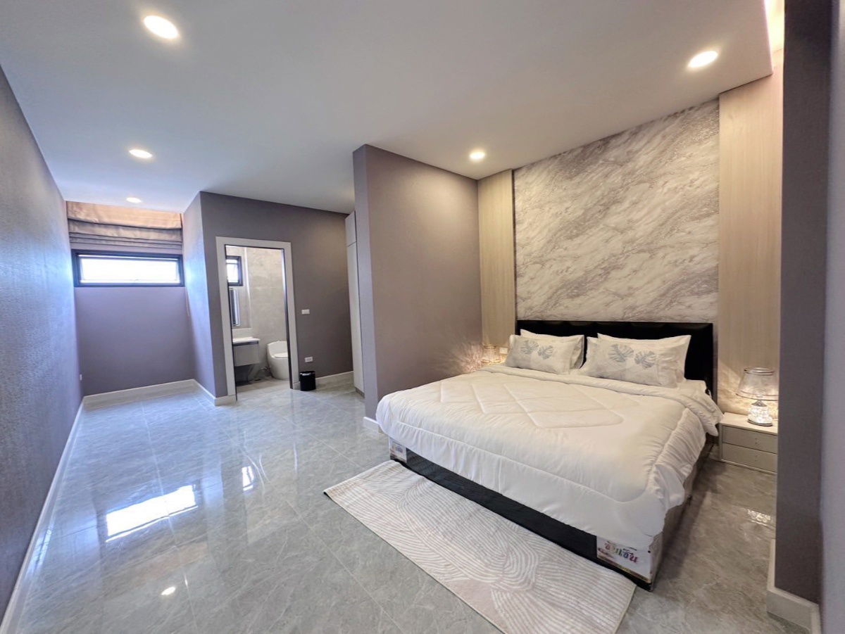 picture For rent pool villa style modern Thungklom Pattaya - 8/14