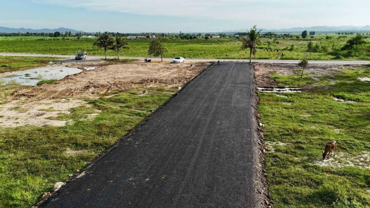 picture Baan Rai Din Thong, Huai Sai Nuea Subdistrict, Cha-am, Phetchaburi, 100 sq m, 5,900 baht per sq m, 24-36 installments, water and electricity included, - 3/19