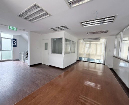 รูป ให้เช่าอาคารสำนักงาน 8 ชั้น มีลิฟท์โดยสารในอาคาร ซอยศรีนครินทร์ 40 เข้าซอยไม่ลึก ที่จอดรถ 14 คัน เหมาะเป็นสำนักงาน - รูปที่ 18/20