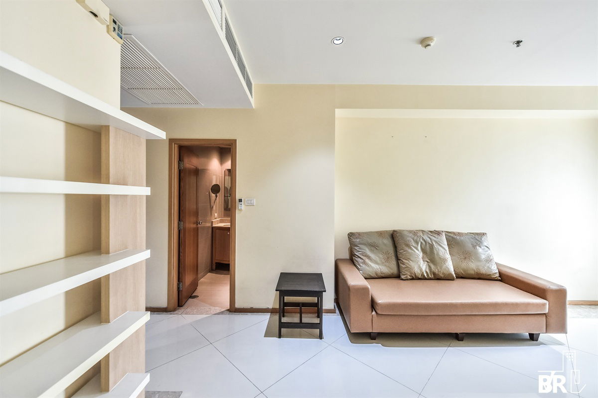 picture  The Empire Place ⭐ Beautiful Fully-Furnished Unit ⭐ Near BTS Chong Nonsi  - 3/9