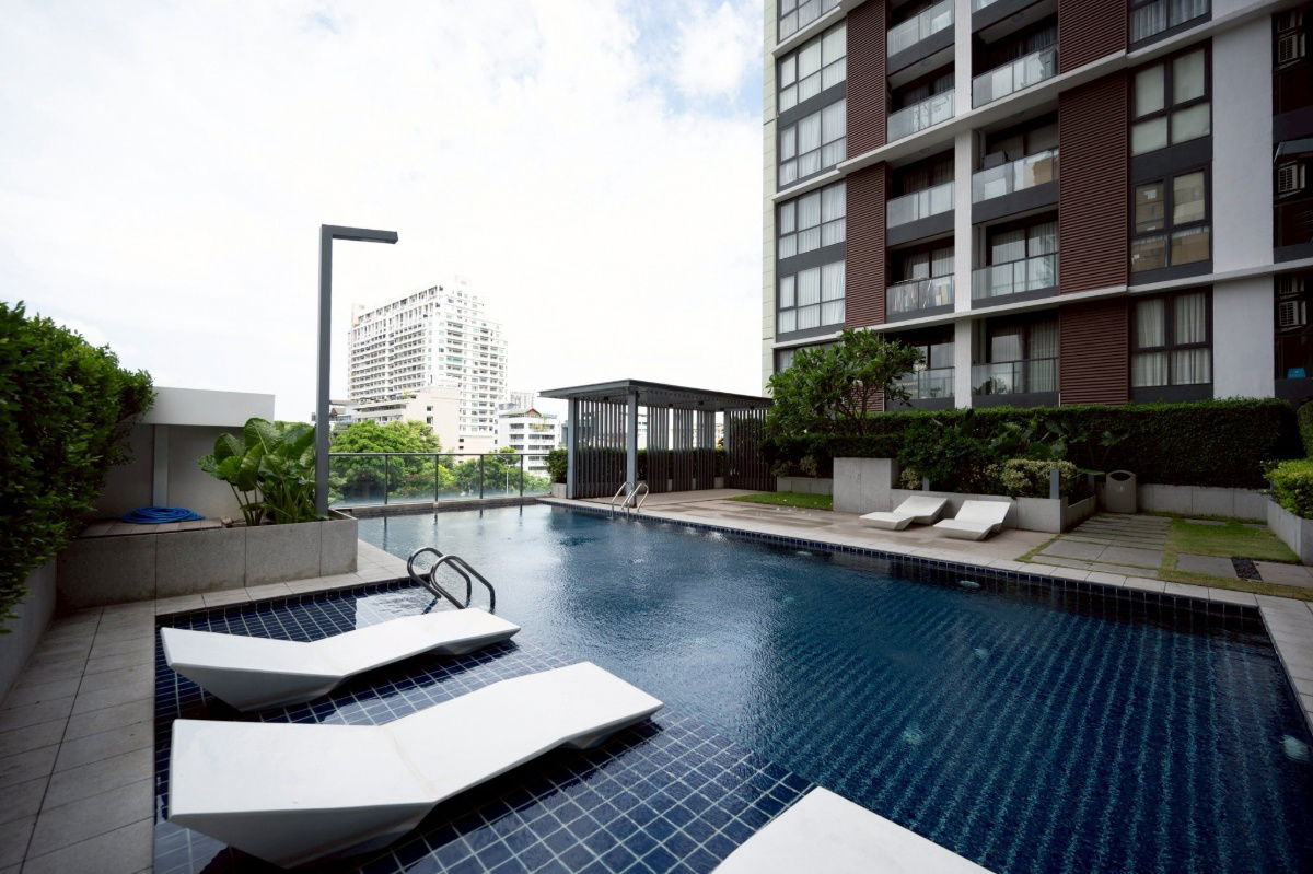 picture BRT Thanon Chan 200 m. Price  20,000 Baht Regal Condo ( Rental ) - 15/17