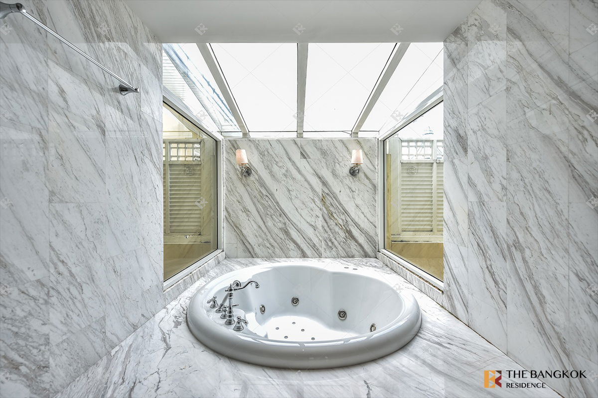 picture The Royal Residence Kaset-Nawamin combines the prosperity of the potential location. - 42/42