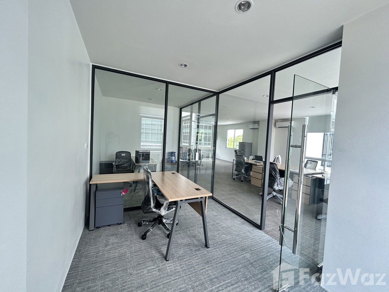 รูป ทาวน์เฮ้าส์ให้เช่า 10 ห้องนอน ในโครงการ บิซ แกลเลอเรีย นวลจันทร์ 5576051 - รูปที่ 16/30