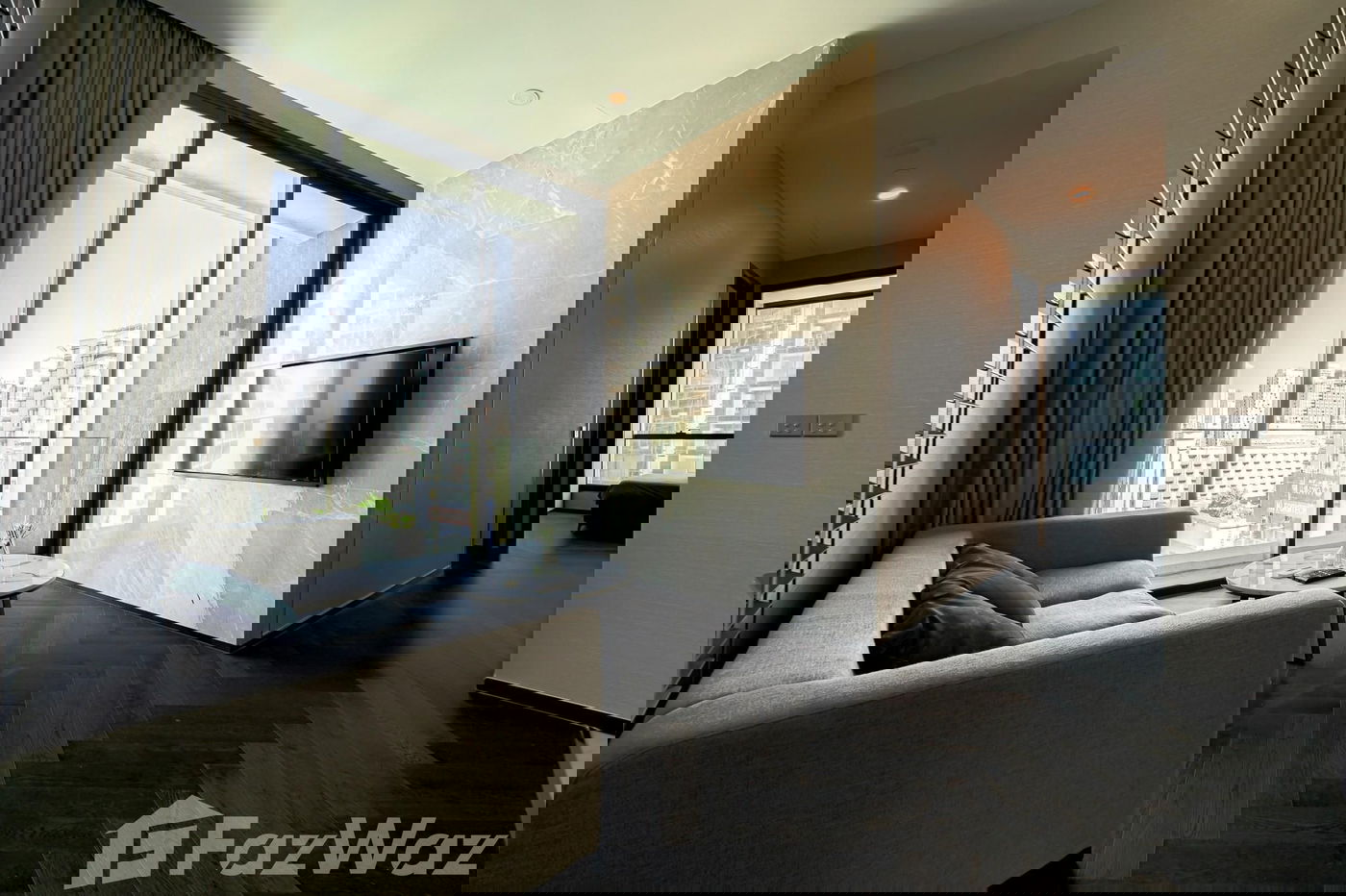 picture . 1970066 - 1/34