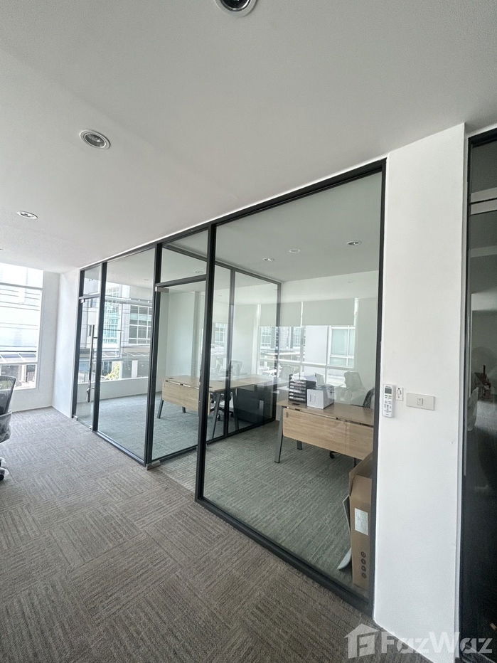 รูป ทาวน์เฮ้าส์ให้เช่า 10 ห้องนอน ในโครงการ บิซ แกลเลอเรีย นวลจันทร์ 5576051 - รูปที่ 11/30