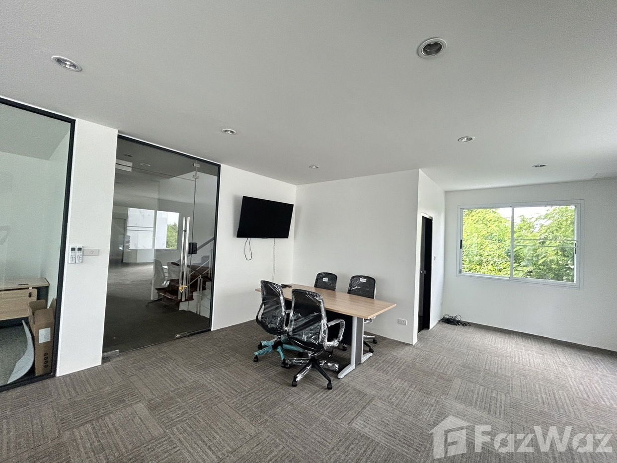 รูป ทาวน์เฮ้าส์ให้เช่า 10 ห้องนอน ในโครงการ บิซ แกลเลอเรีย นวลจันทร์ 5576051 - รูปที่ 20/30