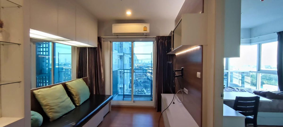 picture code : E72 The Parkland Ratchada–Wongsawang - 7/11