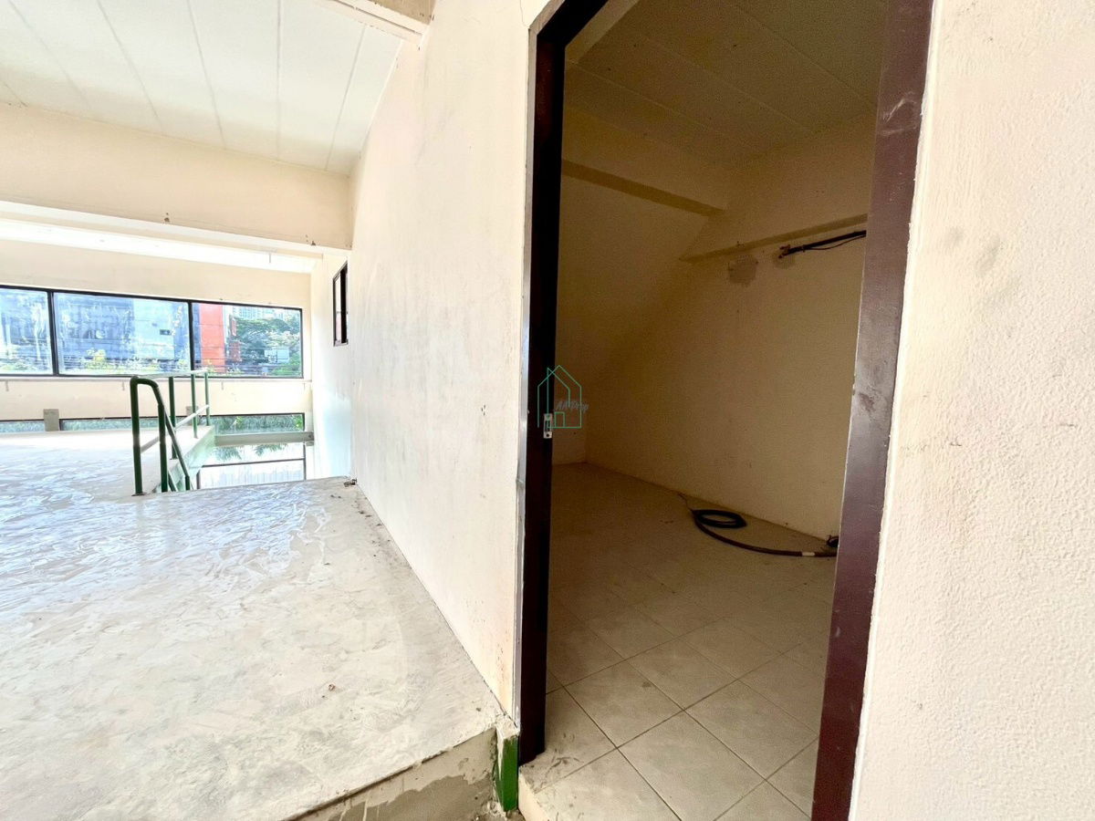 รูป ให้เช่า พื้นที่ชั้นลอย 280 ตร.ม. ซอยพระราม 9 ซ.19 ใกล้เอกมัย ทองหล่อ ทางด่วนเอกมัย-รามอินทรา เหมาะทำออฟฟิศ คลีนิค หน้าร้านและธุรกิจขนาดย่อม - รูปที่ 9/11