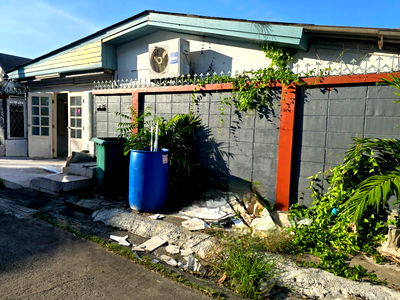 เช่าบ้านเดี่ยว MRT รัชดาภิเษก : บ้านชั้นเดียว ให้เช่า 100ตรว. เหมาะทำเป็นที่เก็บสินค้า ไลฟ์สด อยู่ถนนสุทธิสาร ใกล้MRTเพียง1กิโล