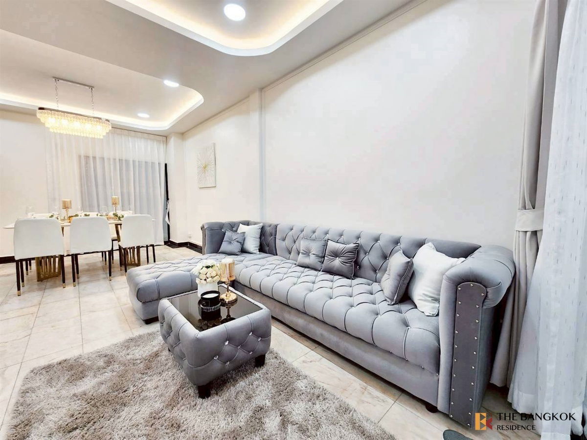 รูป House Area Rama 9 🏠 Spacious Family Home with 6 Bedrooms & 4 Bathrooms 📍 Rama 9 Zone  - รูปที่ 2/6