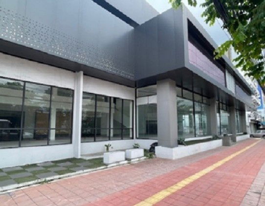 รูป ให้เช่าโชว์รูม รถยนต์ พร้อมศูนย์บริการ ถนนเพชรเกษม / พื้นที่ใช้สอย 2000 ตารางเมตร  - รูปที่ 3/16