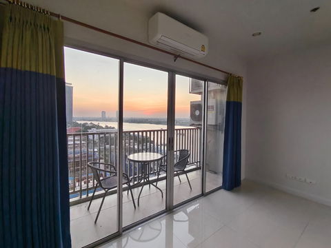 🌅 Condo for sale at Manor Sanambinnam - Chao Phraya River view