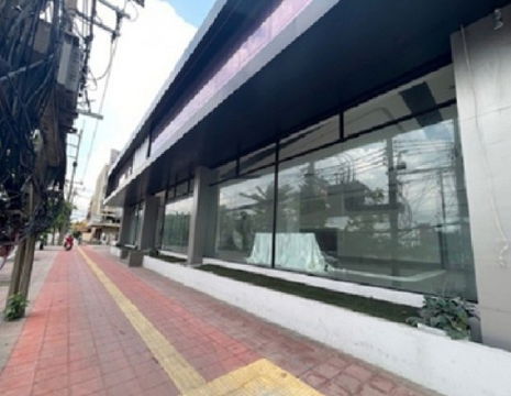 ให้เช่าโชว์รูม รถยนต์ พร้อมศูนย์บริการ ถนนเพชรเกษม / พื้นที่ใช้สอย 2000 ตารางเมตร